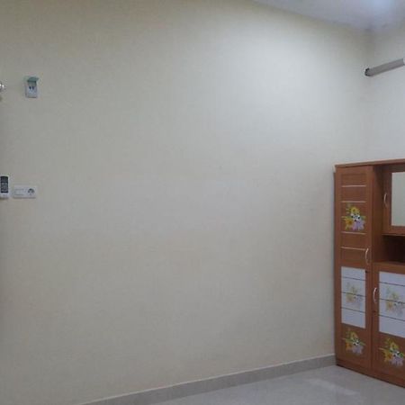 Penginapan Aisya Toa Daeng Macasar Exterior foto