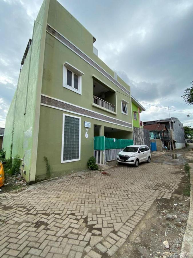 Penginapan Aisya Toa Daeng Macasar Exterior foto